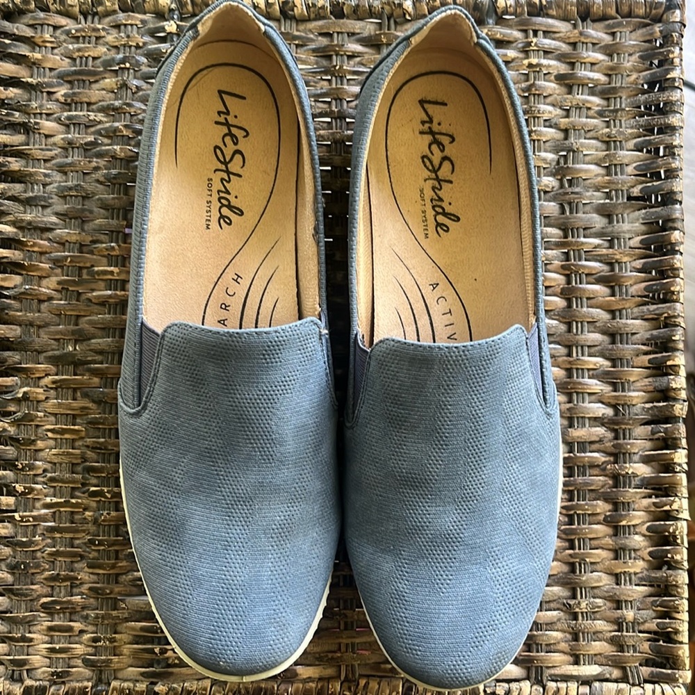 LIFE STRIDE soft system flat slip on women’s shoes size 8‎